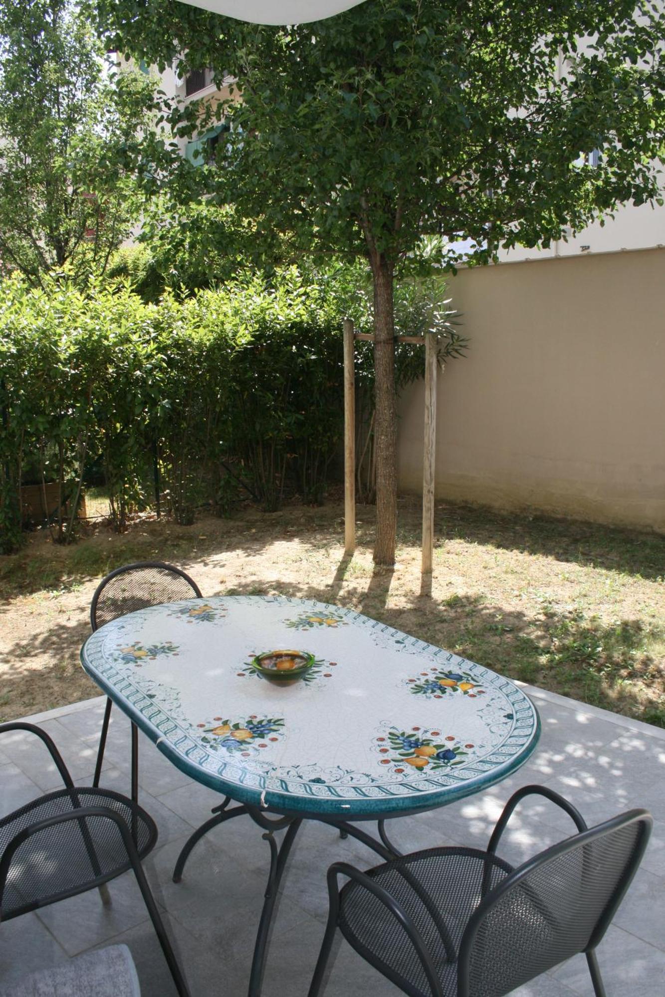 Apartment Downtown Florence, Moderno Con Giardino מראה חיצוני תמונה